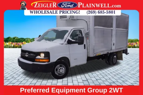 White 2015 Chevrolet Express 4500 for sale in Plainwell, MI