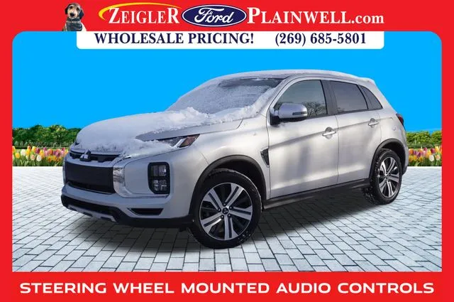 2024 Mitsubishi Outlander Sport SE's photo