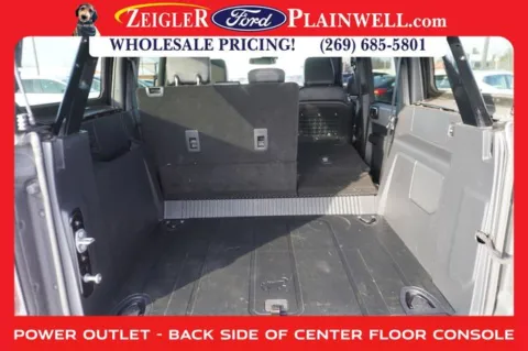 More photos of 2024 Ford Bronco Black Diamond at Zeigler Ford of Plainwell, MI