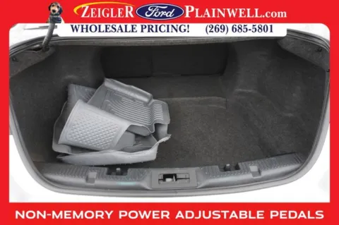 More photos of 2016 Ford Taurus SEL at Zeigler Ford of Plainwell, MI