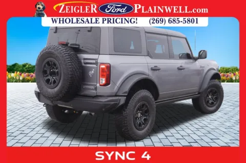 More photos of 2023 Ford Bronco Black Diamond at Zeigler Ford of Plainwell, MI