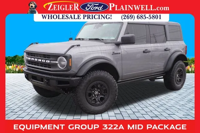 2023 Ford Bronco 4-Door Black Diamond's photo