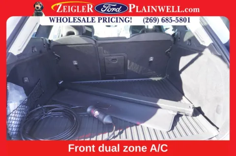 More photos of 2023 Volvo XC60 Recharge Plug-In Hybrid T8 Plus Dark Theme at Zeigler Ford of Plainwell, MI