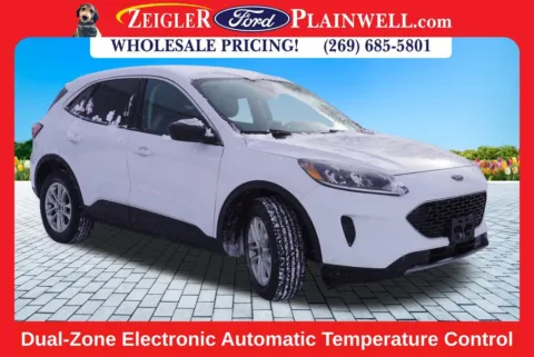 More photos of 2022 Ford Escape Hybrid SE at Zeigler Ford of Plainwell, MI