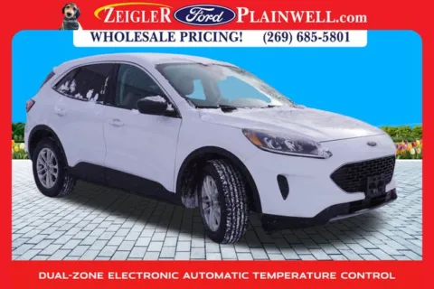 More photos of 2022 Ford Escape Hybrid SE at Zeigler Ford of Plainwell, MI