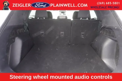 More photos of 2022 Ford Escape Hybrid SE at Zeigler Ford of Plainwell, MI