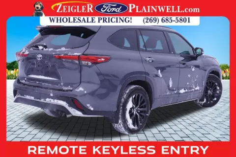 More photos of 2023 Toyota Highlander L at Zeigler Ford of Plainwell, MI