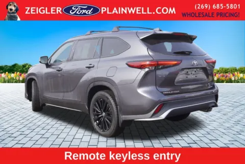 Another view of 2023 Toyota Highlander L for sale in Plainwell, MI at Zeigler Ford of Plainwell