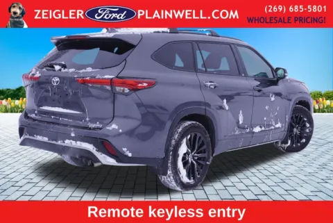 Another view of 2023 Toyota Highlander L for sale in Plainwell, MI at Zeigler Ford of Plainwell