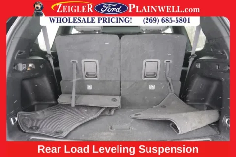 More photos of 2023 Jeep Grand Cherokee L Altitude at Zeigler Ford of Plainwell, MI