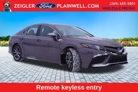 More photos of 2023 Toyota Camry Hybrid SE at Zeigler Ford of Plainwell, MI