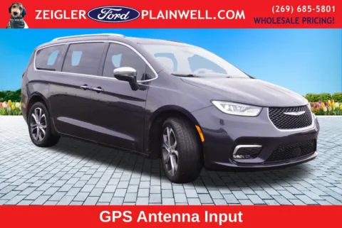 More photos of 2021 Chrysler Pacifica Pinnacle at Zeigler Ford of Plainwell, MI