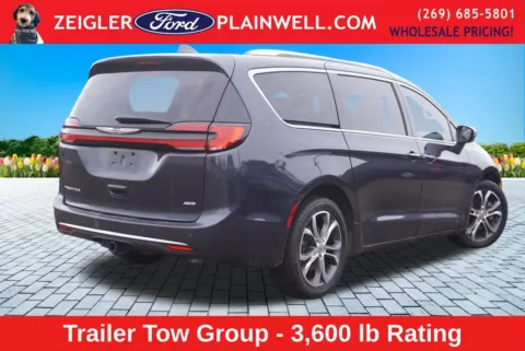 Another view of 2021 Chrysler Pacifica Pinnacle for sale in Plainwell, MI at Zeigler Ford of Plainwell