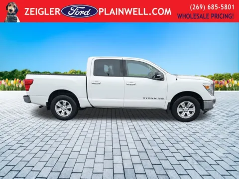 More photos of 2018 Nissan Titan at Zeigler Ford of Plainwell, MI