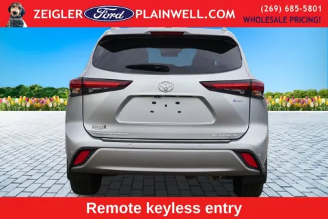 More photos of 2025 Toyota Highlander Hybrid Platinum at Zeigler Ford of Plainwell, MI