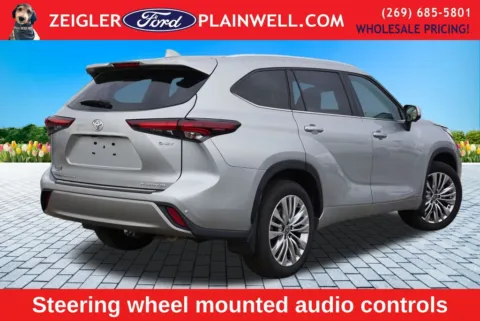 More photos of 2025 Toyota Highlander Hybrid Platinum at Zeigler Ford of Plainwell, MI