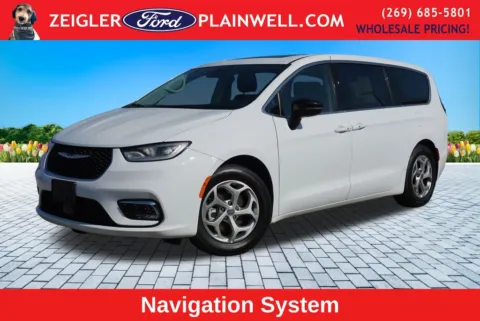 White 2024 Chrysler Pacifica Limited for sale in Plainwell, MI