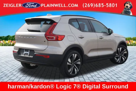 More photos of 2024 Volvo XC40 B5 Plus Dark Theme at Zeigler Ford of Plainwell, MI