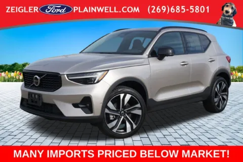 Gray 2024 Volvo XC40 B5 Plus Dark Theme for sale in Plainwell, MI