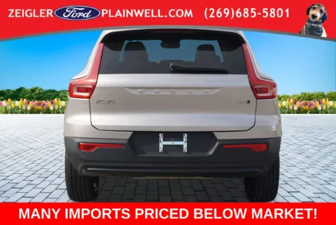 More photos of 2024 Volvo XC40 B5 Plus Dark Theme at Zeigler Ford of Plainwell, MI