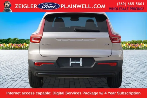 More photos of 2024 Volvo XC40 B5 Plus Dark Theme at Zeigler Ford of Plainwell, MI