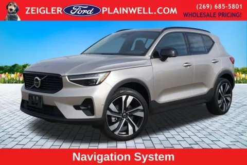 Gray 2024 Volvo XC40 B5 Plus Dark Theme for sale in Plainwell, MI