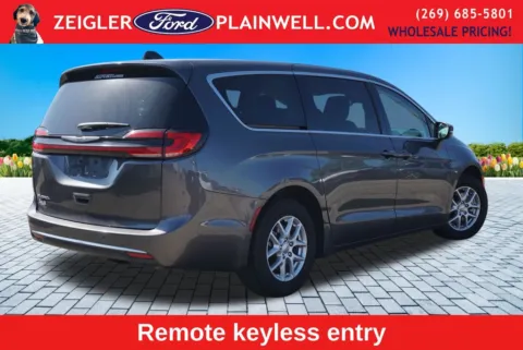 More photos of 2023 Chrysler Pacifica Touring L at Zeigler Ford of Plainwell, MI