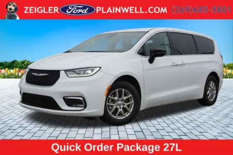 White 2024 Chrysler Pacifica Touring L for sale in Plainwell, MI
