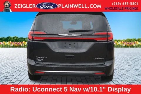 More photos of 2023 Chrysler Pacifica Limited at Zeigler Ford of Plainwell, MI