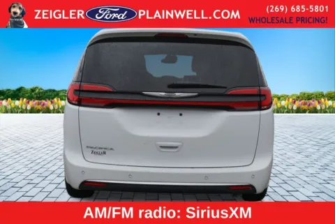 More photos of 2023 Chrysler Pacifica Touring L at Zeigler Ford of Plainwell, MI