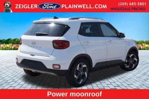 More photos of 2022 Hyundai Venue SEL at Zeigler Ford of Plainwell, MI