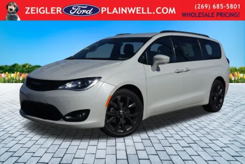 White 2020 Chrysler Pacifica Touring for sale in Plainwell, MI