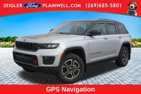 Silver 2022 Jeep Grand Cherokee Trailhawk for sale in Plainwell, MI