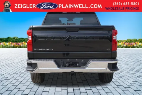 More photos of 2024 Chevrolet Silverado 1500 LT at Zeigler Ford of Plainwell, MI