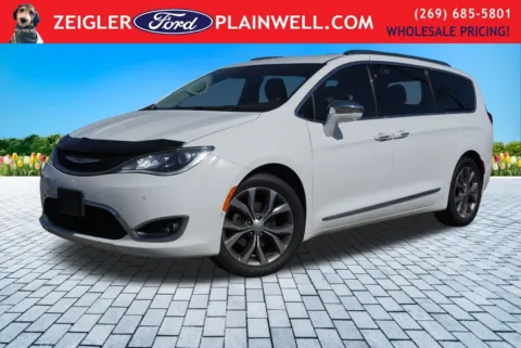 White 2019 Chrysler Pacifica Limited for sale in Plainwell, MI