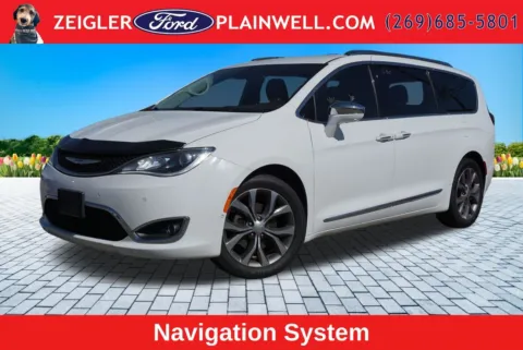 White 2019 Chrysler Pacifica Limited for sale in Plainwell, MI