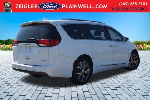 More photos of 2019 Chrysler Pacifica Limited at Zeigler Ford of Plainwell, MI