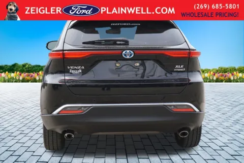More photos of 2022 Toyota Venza XLE at Zeigler Ford of Plainwell, MI