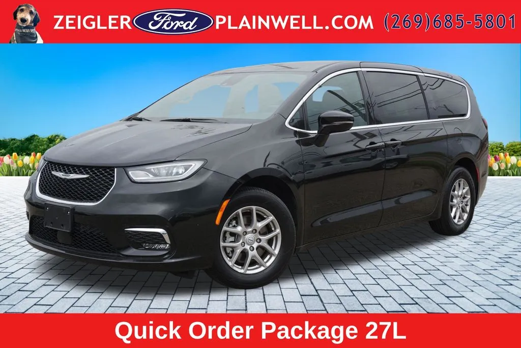 Black 2025 Chrysler Pacifica Select for sale in Plainwell, MI