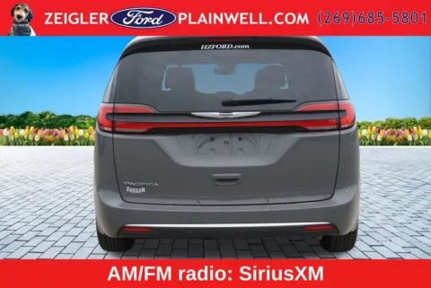 More photos of 2025 Chrysler Pacifica Select at Zeigler Ford of Plainwell, MI