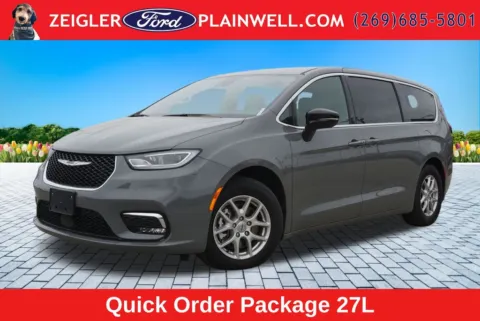 Gray 2025 Chrysler Pacifica Select for sale in Plainwell, MI