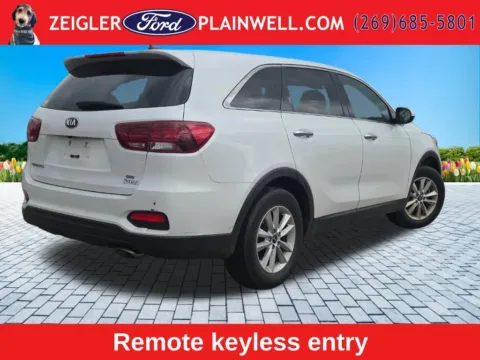 Photos of 2019 Kia Sorento LX for sale in Plainwell, MI at Zeigler Ford of Plainwell
