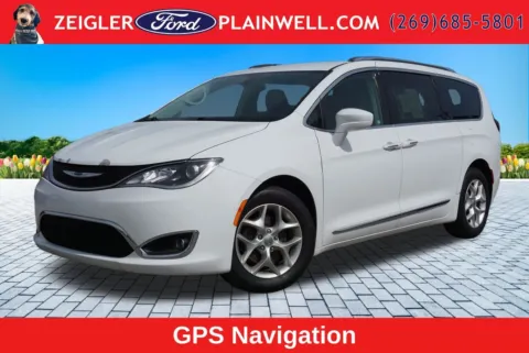 White 2018 Chrysler Pacifica Touring L Plus for sale in Plainwell, MI