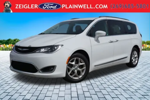 White 2018 Chrysler Pacifica Touring L Plus for sale in Plainwell, MI