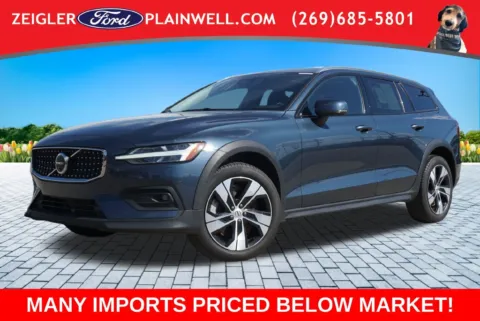Unknown 2024 Volvo V60 Cross Country B5 Plus for sale in Plainwell, MI