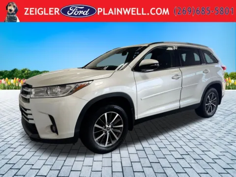 Photos of 2019 Toyota Highlander XLE for sale in Plainwell, MI at Zeigler Ford of Plainwell