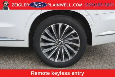 More photos of 2024 Hyundai Palisade Calligraphy at Zeigler Ford of Plainwell, MI
