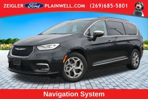 Black 2023 Chrysler Pacifica Limited for sale in Plainwell, MI