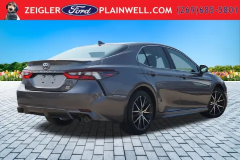 More photos of 2022 Toyota Camry SE at Zeigler Ford of Plainwell, MI