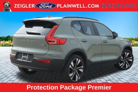 More photos of 2023 Volvo XC40 B5 Plus Dark Theme at Zeigler Ford of Plainwell, MI